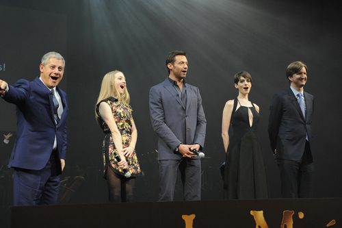 ヒュー・ジャックマン、アン・ハサウェイ、アマンダ・セイフライド
