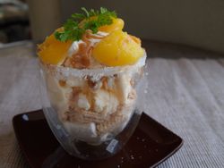 ラヴカ・塩キャラメルパフェ_250.jpg